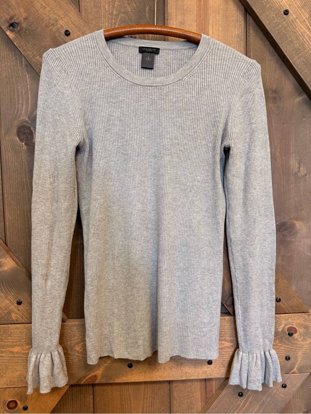 Ann Taylor Light Gray Ribbed Long-Sleeve Top with Ruffle Cuffs